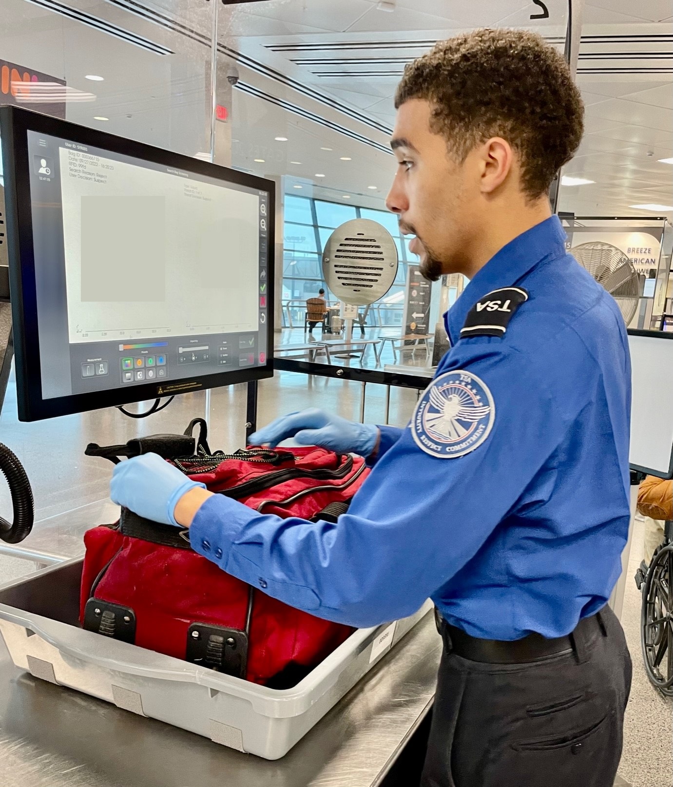 TSA hiring officers ahead of spring and summer travel season