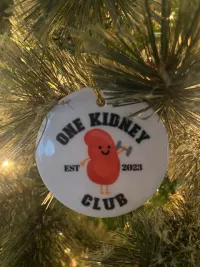 One Kidney Club Christmas Ornament Lindsay Umphrey’s cousin gave her. (Photo courtesy of Lindsay Umphrey)